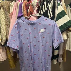 Nike Boys Sportswear All Over Print Mini Swoosh Logo T-Shirt Purple